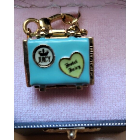 Juicy Couture World Traveler Charm Vintage NIB - Picture 2 of 6